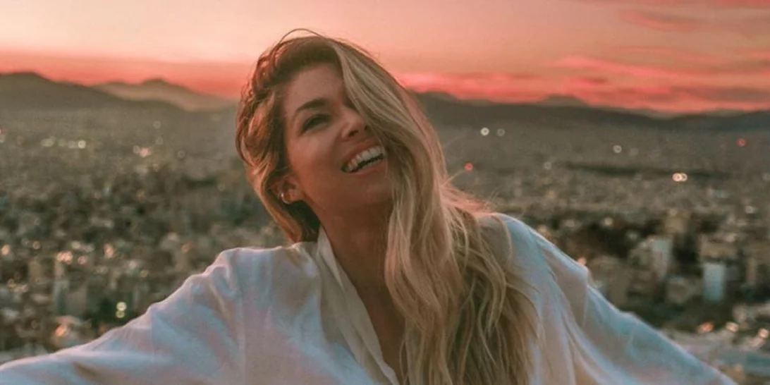 Τα ευχάριστα νέα της ημέρας | Η Βάσια Κωσταρά προσφέρει το 20% των εσόδων της συλλογής της για την καταπολέμηση του κορονοϊού