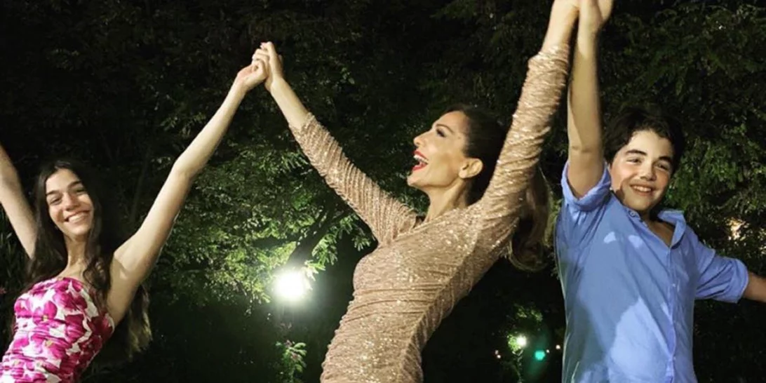 Δέσποινα Βανδή | Ο γιος της γιορτάζει και μοιράζεται κάποιες σπάνιες φωτογραφίες του