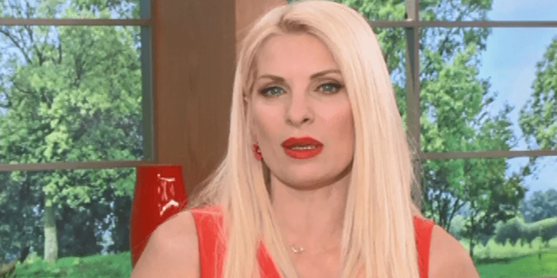 Ελένη Μενεγάκη | Η τρυφερή εξομολόγηση & η συγκίνηση για τη μητέρα της που βρίσκεται σε καραντίνα