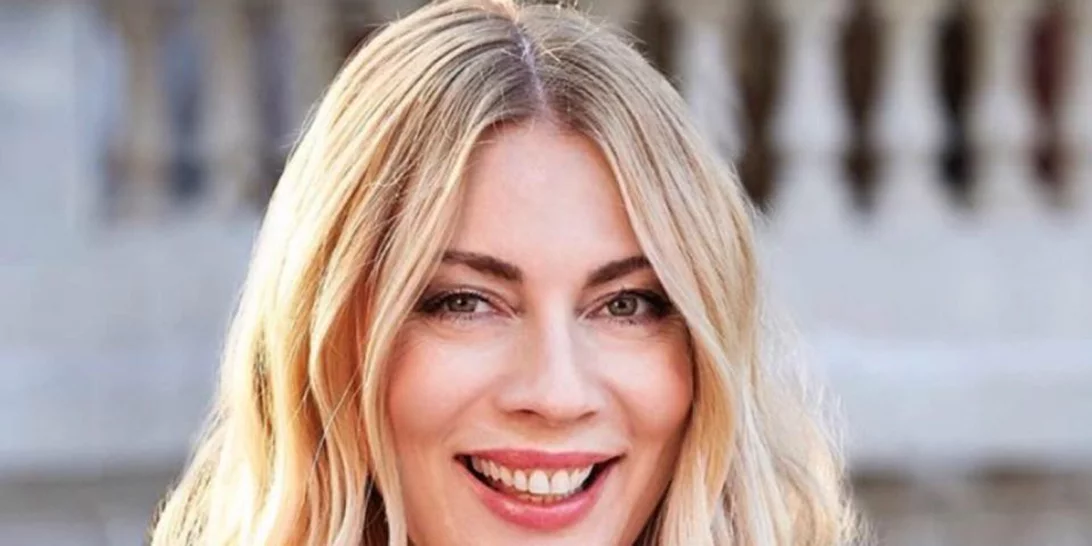 Σμαράγδα Καρύδη | Ο Θοδωρής Αθερίδης τής έβαψε τα μαλλιά και αυτό είναι το αποτέλεσμα