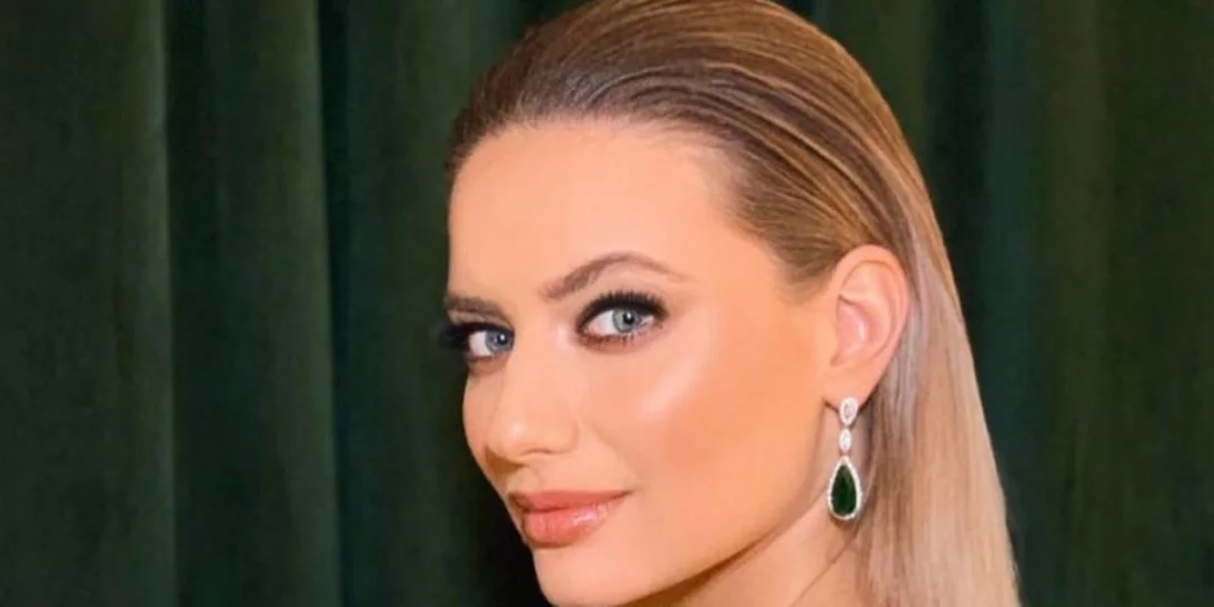 Κοκκινομάλλα η Ντόρα Μακρυγιάννη | Αγνώριστη η ηθοποιός