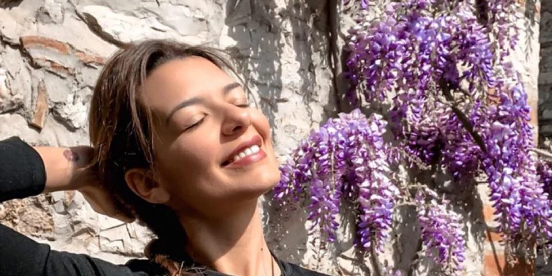 Νικολέττα Ράλλη | Με πιο φουσκωμένη κοιλίτσα από ποτέ στη μετακίνηση «6» στο κέντρο της Αθήνας