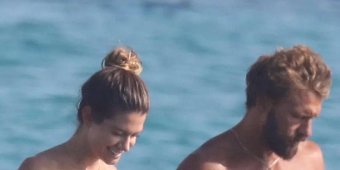 Νίκη Θωμοπούλου | Η σύζυγος του Γιάννη Μαρακάκη ποζάρει με μαγιό 2,5 μήνες μετά τη γέννα