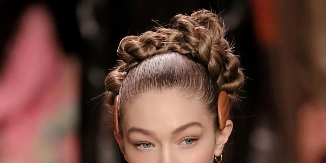 Καλοκαιρινά χτενίσματα | 5 τάσεις της επόμενης σεζόν που μπορείς να υιοθετήσεις από τώρα (πριν από όλες!)