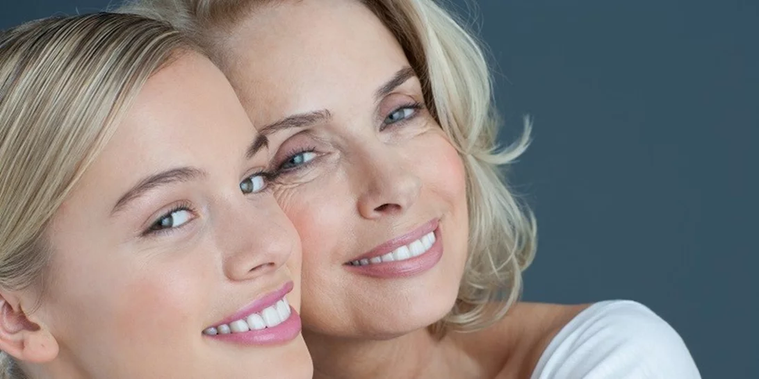 Ακόμα να πάρεις δώρο για τη γιορτή της μητέρας; Κάναμε όλη τη δουλειά για εσένα και βρήκαμε τα 10 δώρα ομορφιάς που σίγουρα θα λατρέψει