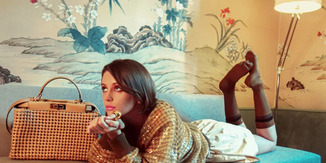 Iris Law | H κόρη του Jude Law πρωταγωνιστεί στη νέα καμπάνια του οίκου Fendi