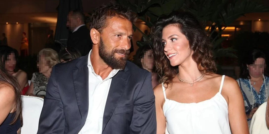 Η βόλτα του Μαρακάκη με τη σύζυγο και την κόρη τους στη Βουλιαγμένη (pics)