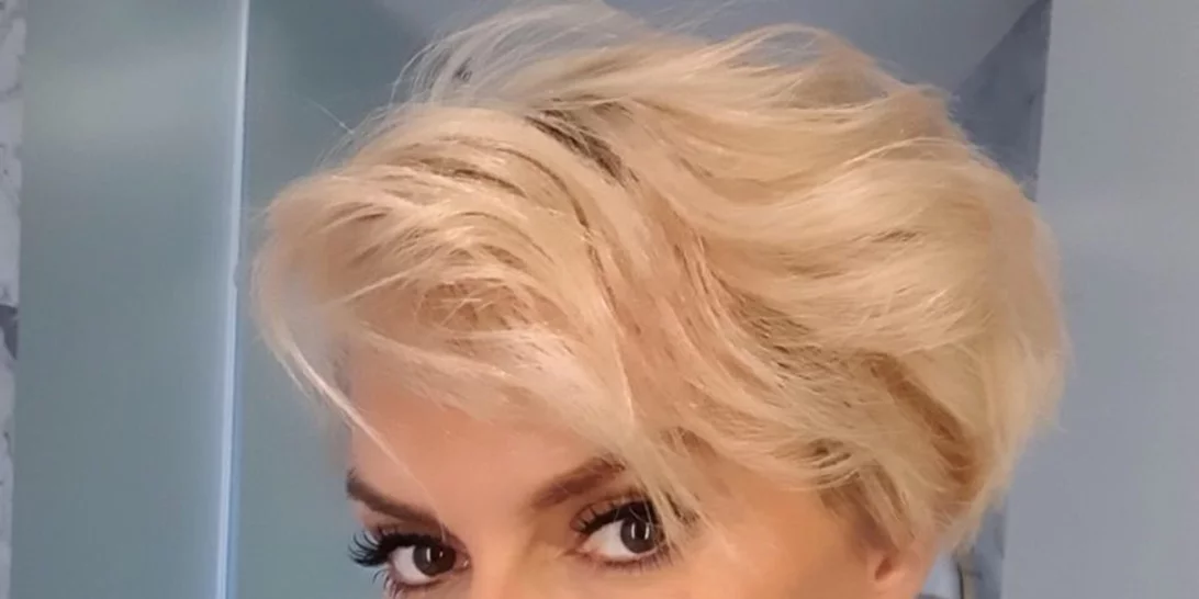 Για βαφή η Έλενα Χριστοπούλου | Η φωτογραφία από το κομμωτήριο