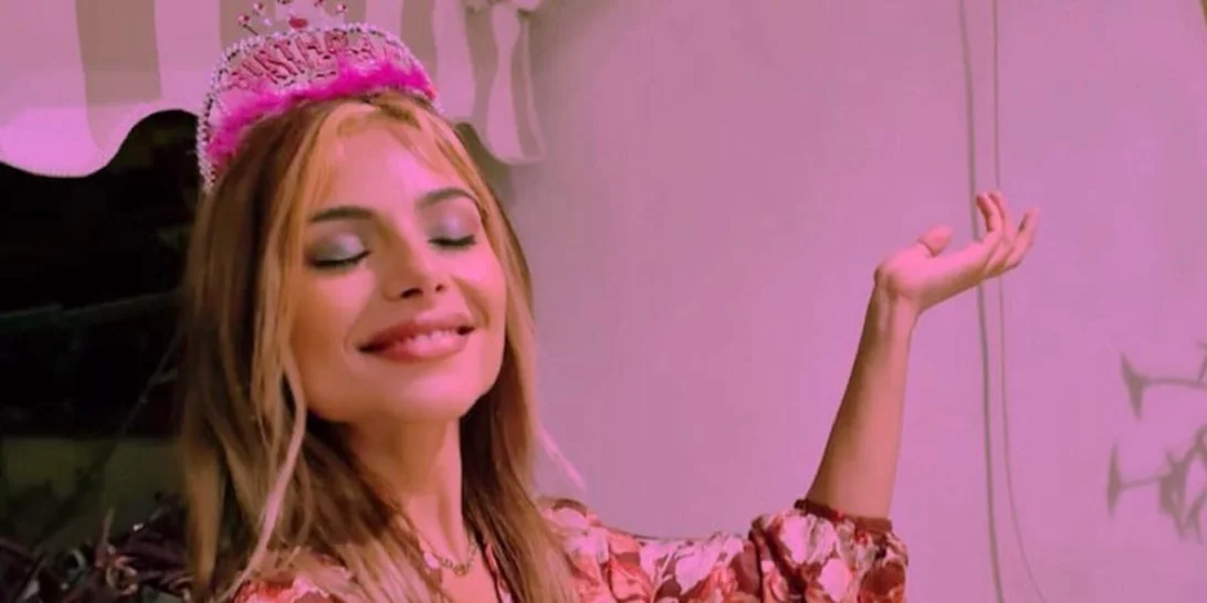 Γενέθλια Ελευθερίας Ελευθερίου | Η απουσία του συντρόφου της από το πάρτι και η εντυπωσιακή τούρτα