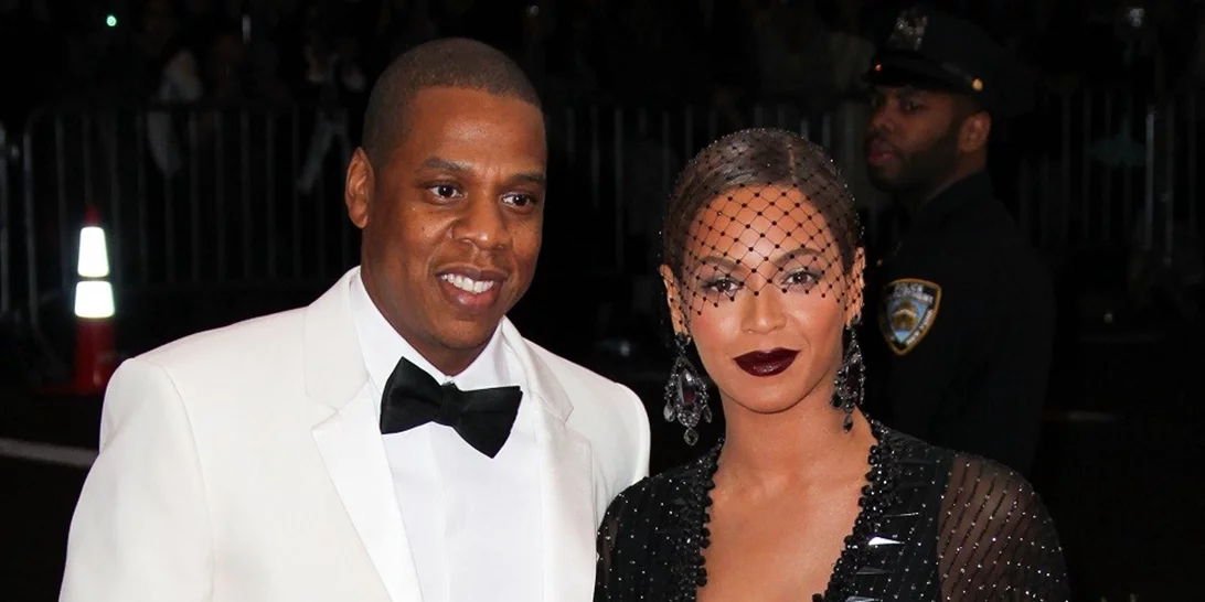 10 γοητευτικές celebrities που επέλεξαν αντικειμενικά λιγότερο ελκυστικούς συντρόφους