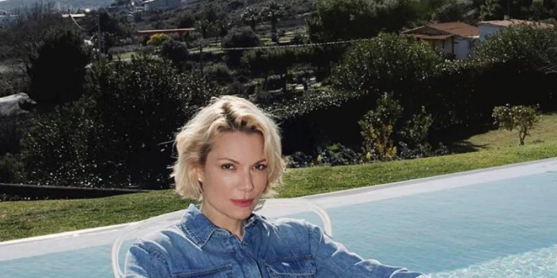 Βίκυ Καγιά  | Έτσι οργανώνει τη γεμάτη ρούχα ντουλάπα της