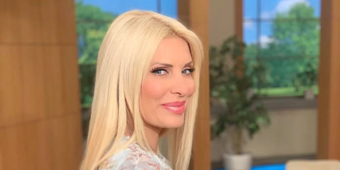 Ελένη Μενεγάκη | Είναι τα ίσια μαλλιά η νέα της beauty εμμονή;