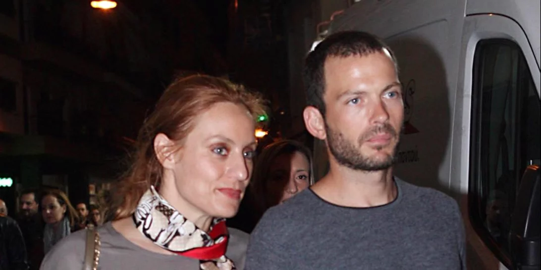 Ελεονώρα Μελέτη | Απαθανατίζει τον Θοδωρή Μαροσούλη να παίζει με την κόρη τους στην πισίνα