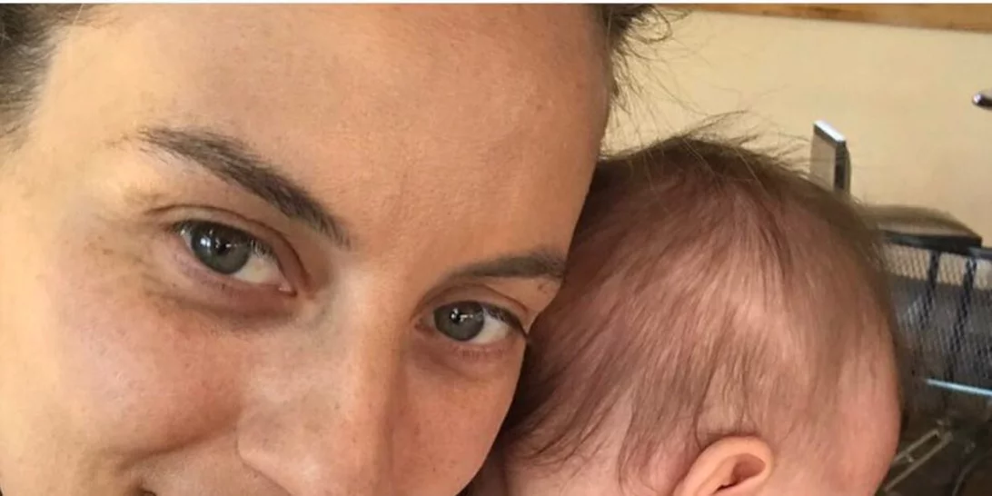 «Από όλες τις γλώσσες που γνωρίζω, αυτήν μιλάω καλύτερα» | Η Ελεονώρα Μελέτη δημοσίευσε την πιο γλυκιά φωτογραφία με την δύο ετών κόρη της