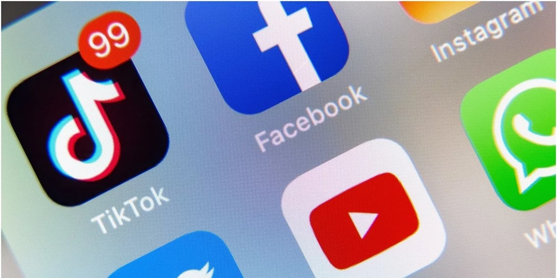 Fairy Comments | Είναι αυτό το νέο διαδικτυακό χιούμορ της Gen Z;