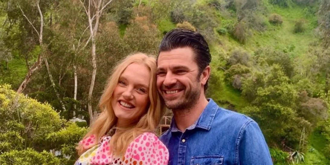 Χρήστος Βασιλόπουλος - Sarah Conner | Αυτό είναι το φύλο του μωρού τους (vid)