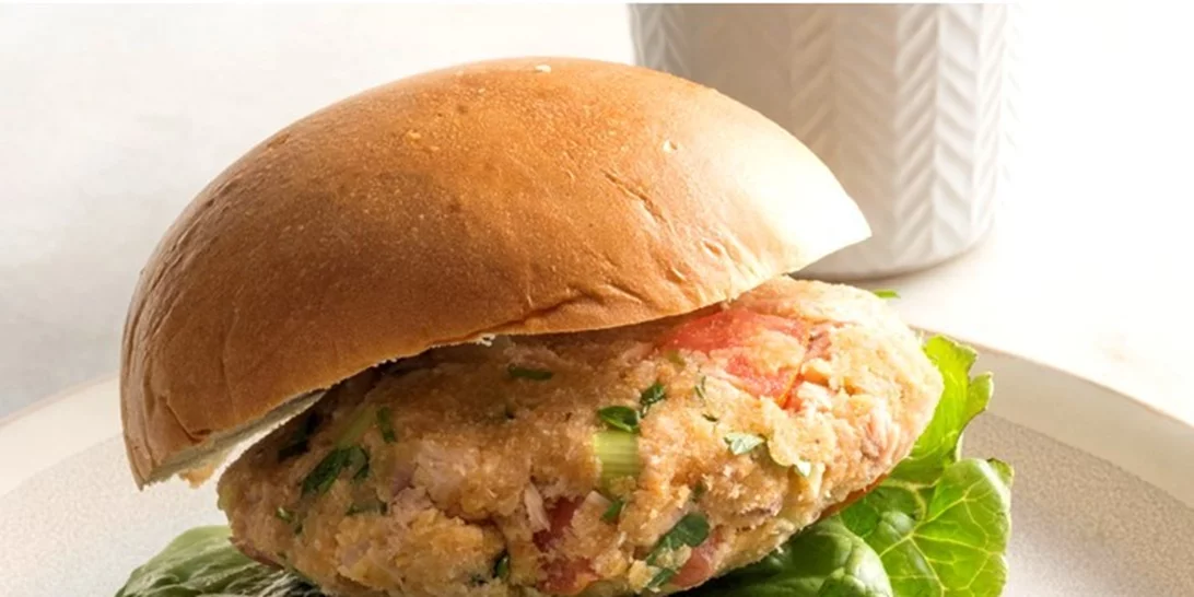Burger με τόνο κονσέρβας