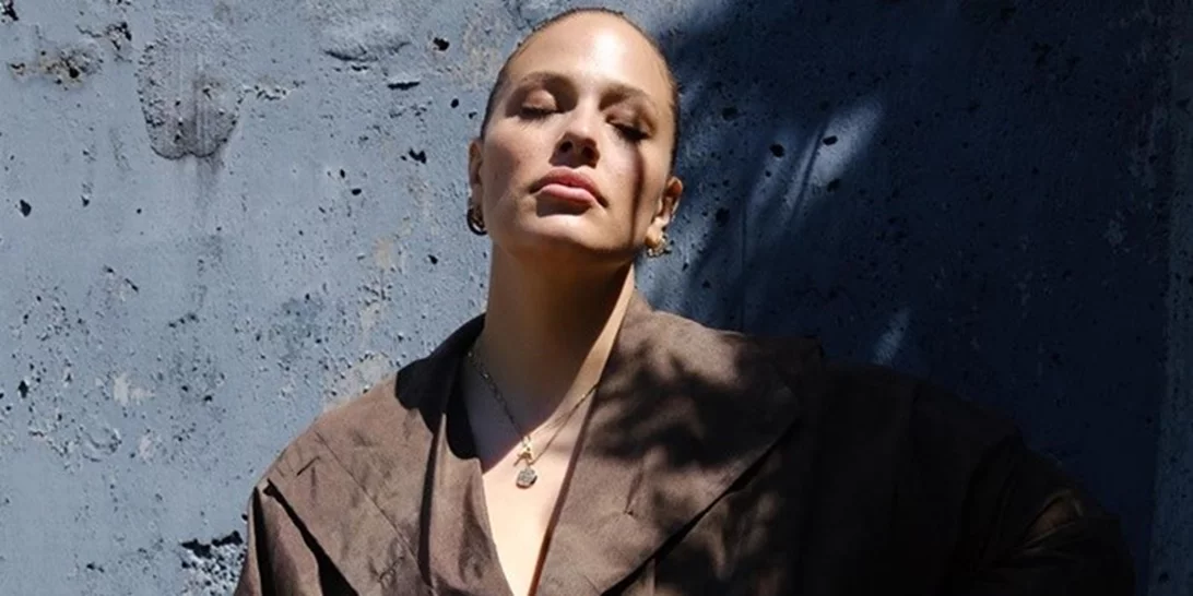 Ατύχημα για την Ashley Graham | Έσπασε το δόντι της τρώγοντας μπισκότα