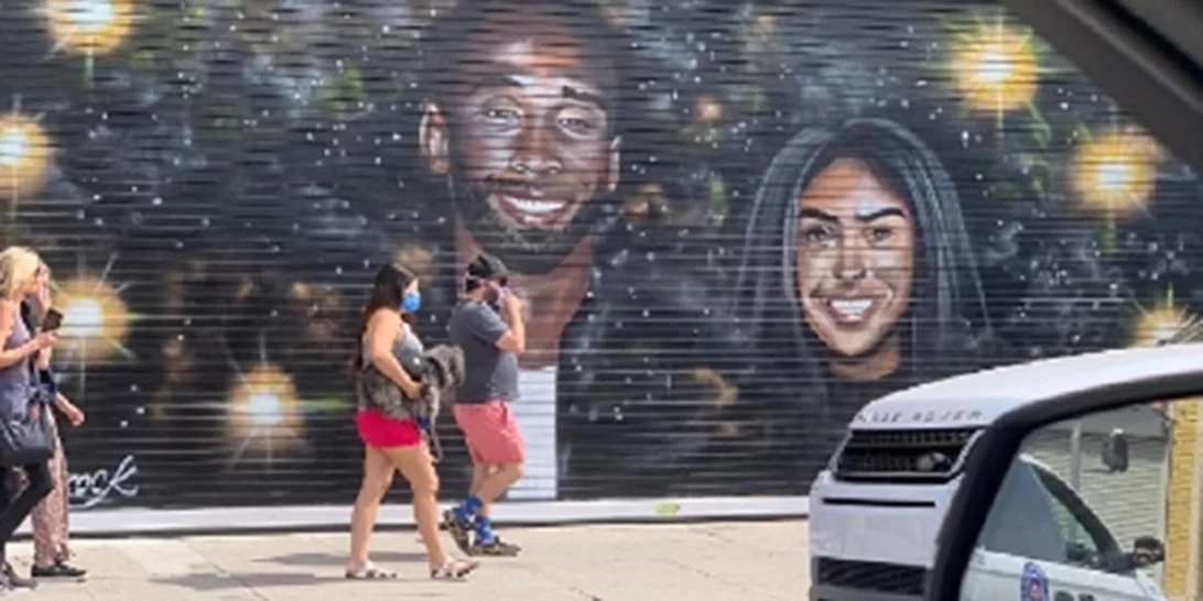 Οι διαδηλωτές στο Los Angeles δεν πείραξαν τα γκράφιτι για τον Kobe Bryant και την κόρη του