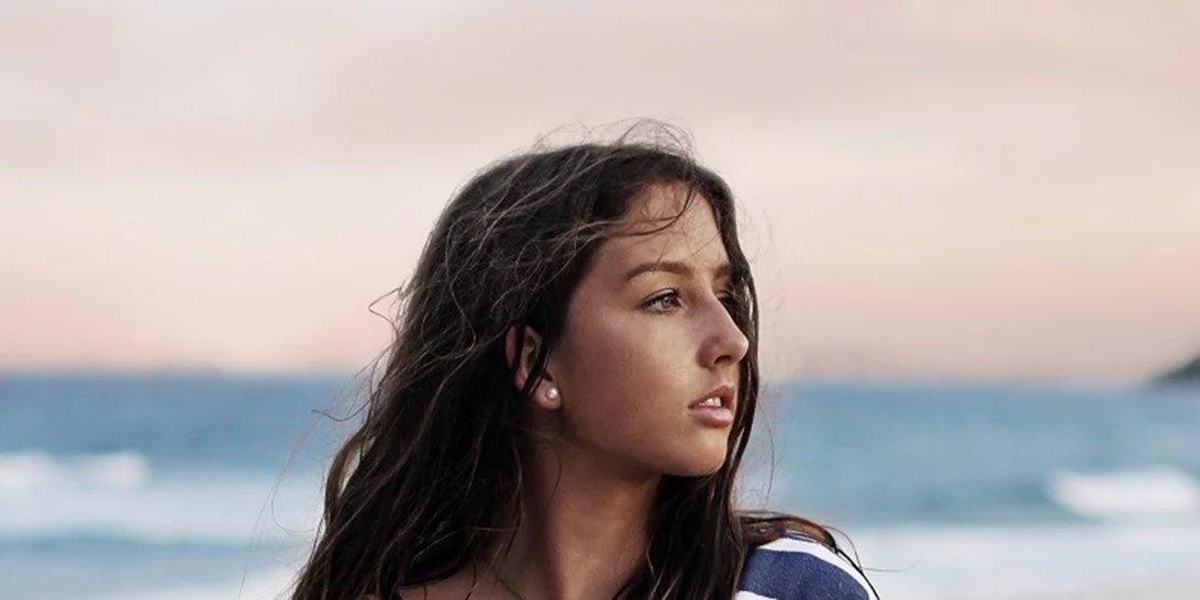 16 συμβουλές για την προστασία των μαλλιών στη θάλασσα