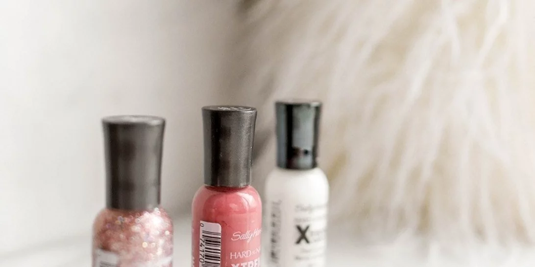 Έπηξε το βερνίκι νυχιών; Πριν το πετάξεις, διάβασε πώς μπορείς να του δώσεις και πάλι ζωή!