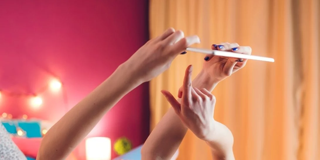 DIY or DIDon't | Σχολιάζουμε 5 viral TikTok με DIYs για την ακμή