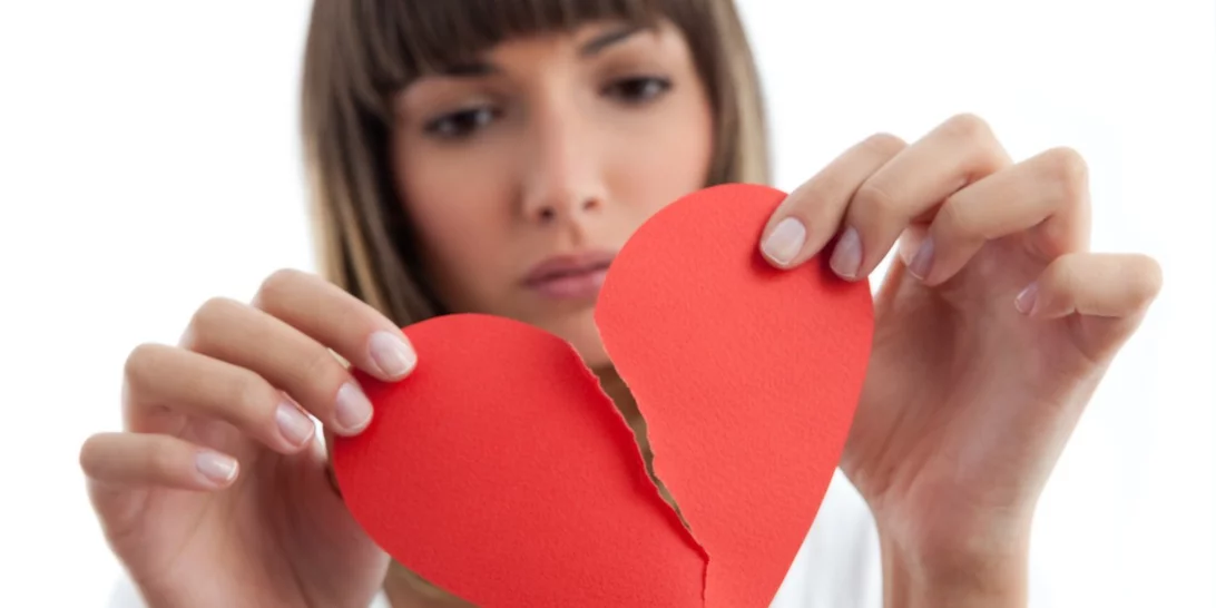 Ανάλυσέ το | Οι υποσυνείδητοι φόβοι που μπορεί να σε κρατούν μακριά από την αγάπη