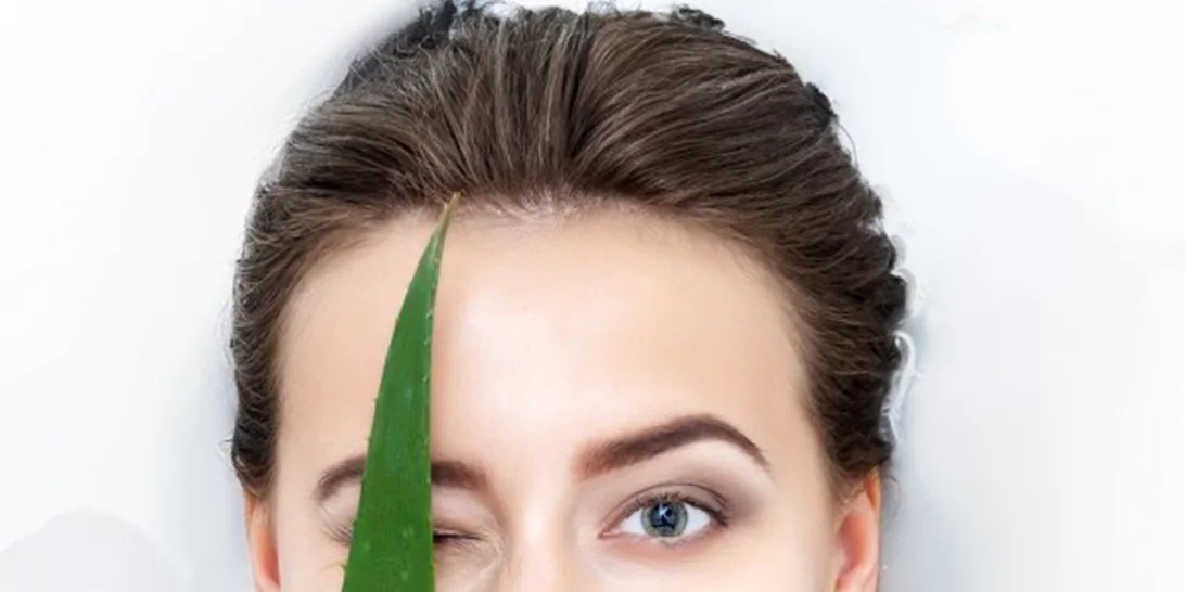 Πώς να μειώσω τις ρυτίδες και τις καφέ κηλίδες; Φυσικά συστατικά που τις καταπολεμούν