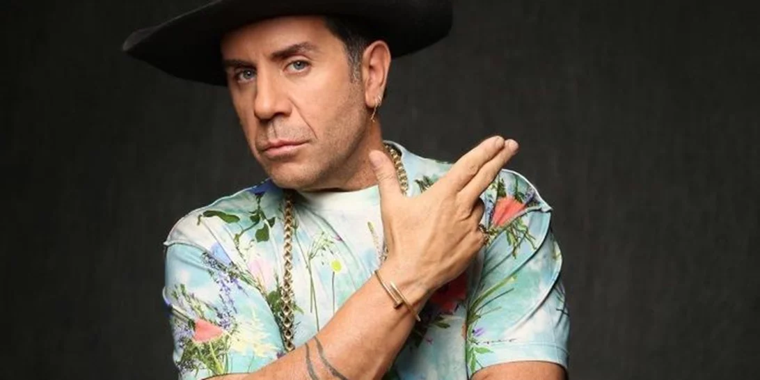 Ο Γιώργος Μαζωνάκης στην πρώτη του δημόσια εμφάνιση μετά τη διαμάχη με την αδερφή του