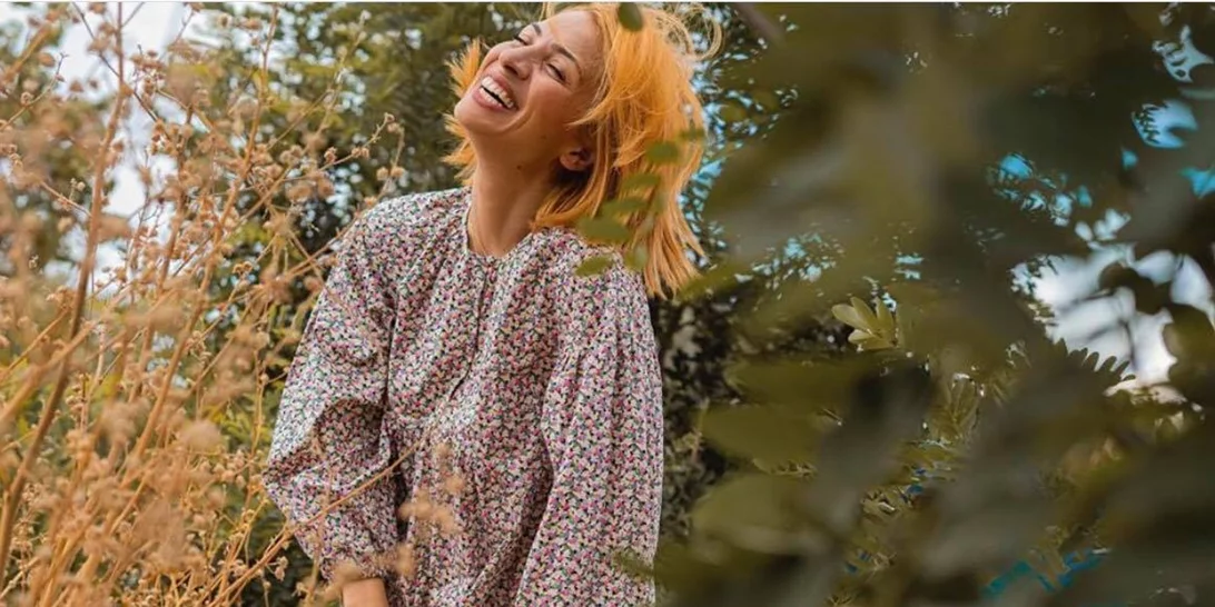 Μαρία Ηλιάκη | Την έχεις δει με μακριά καστανά μαλλιά;