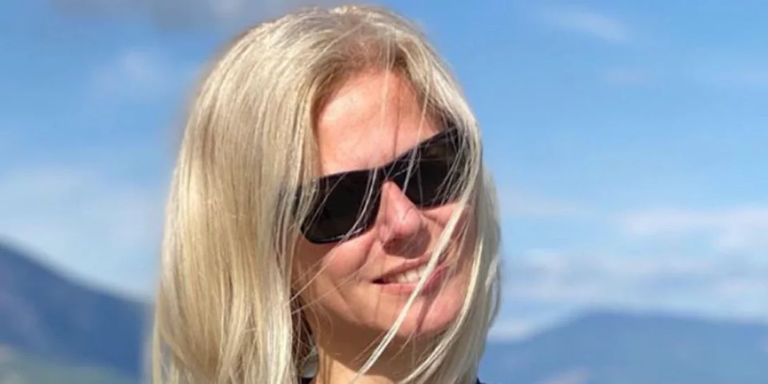 Κουρεύτηκε η Χριστίνα Κοντοβά | Πώς σου φαίνεται το νέο hair look της;