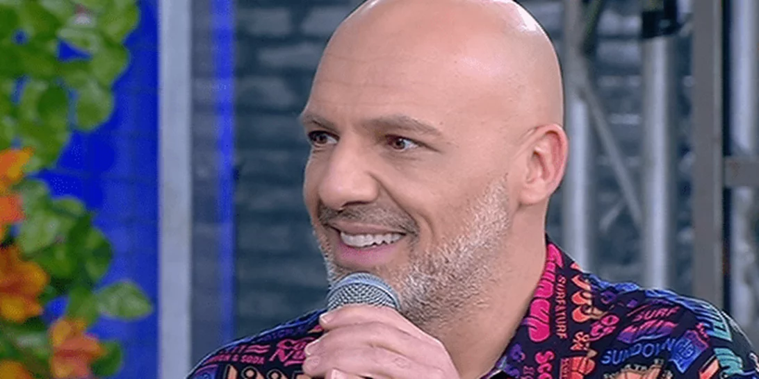 Ζέτα Μακρυπούλια & Ελισάβετ Κωνσταντινίδου σε μια επική φάρσα στον Νίκο Μουτσινά