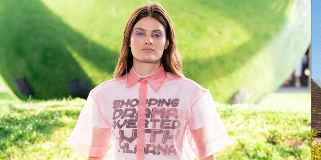 Οι διαφάνειες είναι το micro-trend που σου προτείνουμε να υιοθετήσεις αυτή τη σεζόν