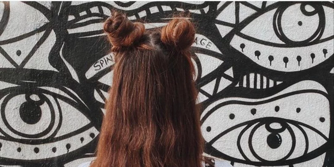 Νικόλ Σαραβάκου | Η κόρη του πασίγνωστου ποδοσφαιριστή έχει τα πιο μακριά μαλλιά στην ελληνική showbiz