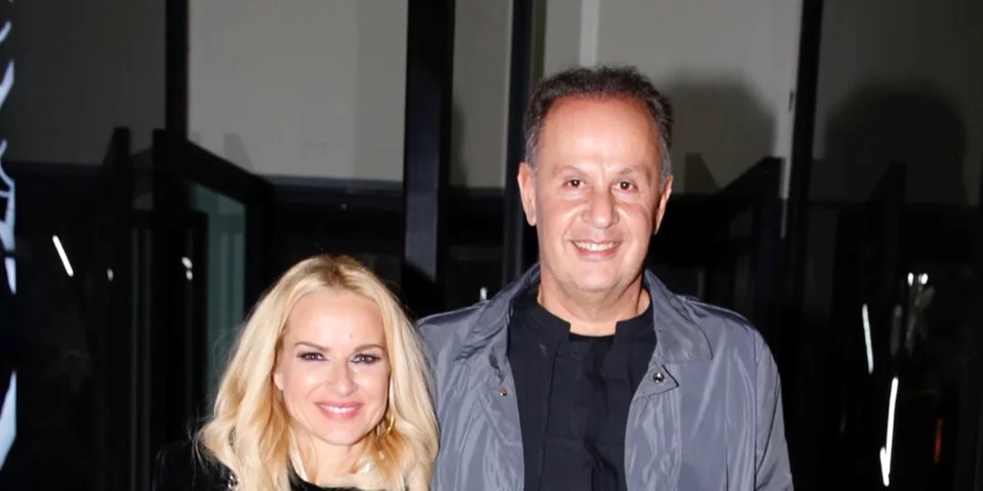 Μαρία Μπεκατώρου - Αντώνης Αλεβιζόπουλος | Σπάνια πλάνα από το cozy σπίτι του ζευγαριού