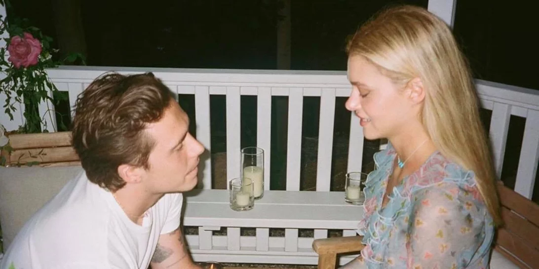 Ο γιος των Beckham, Brooklyn, αρραβωνιάστηκε | Η στιγμή που γονατίζει μπροστά στη Nicola Peltz (pics)