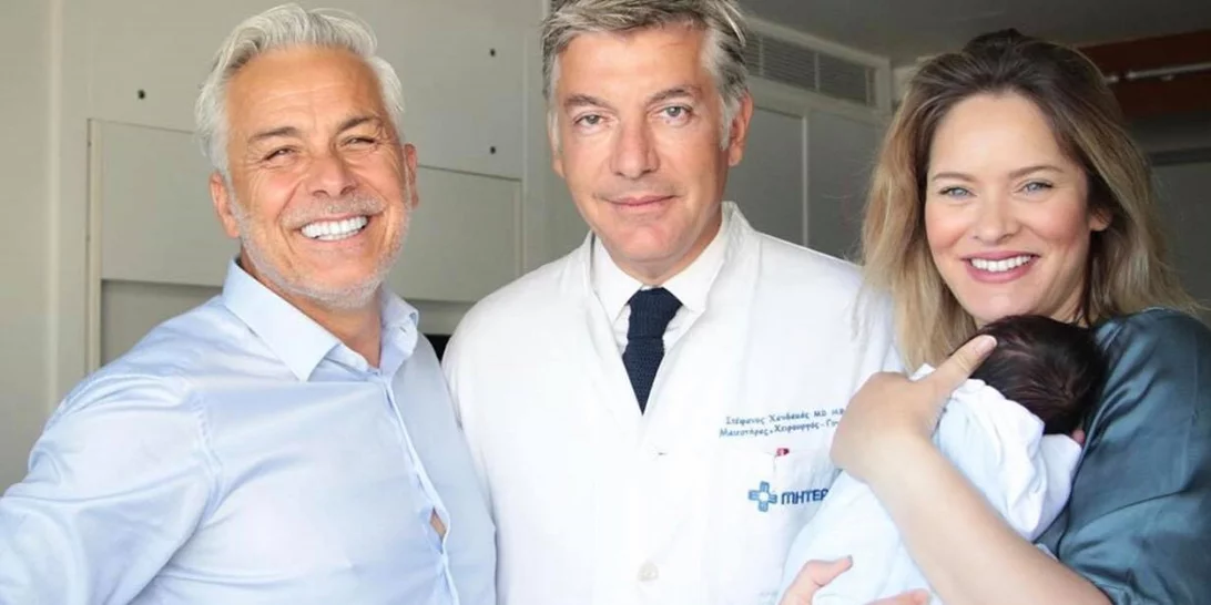 Anita Brand | Πήρε εξιτήριο - Η φωτογραφία με τον Χάρη Χριστόπουλο και τον νεογέννητο γιο τους στο μαιευτήριο