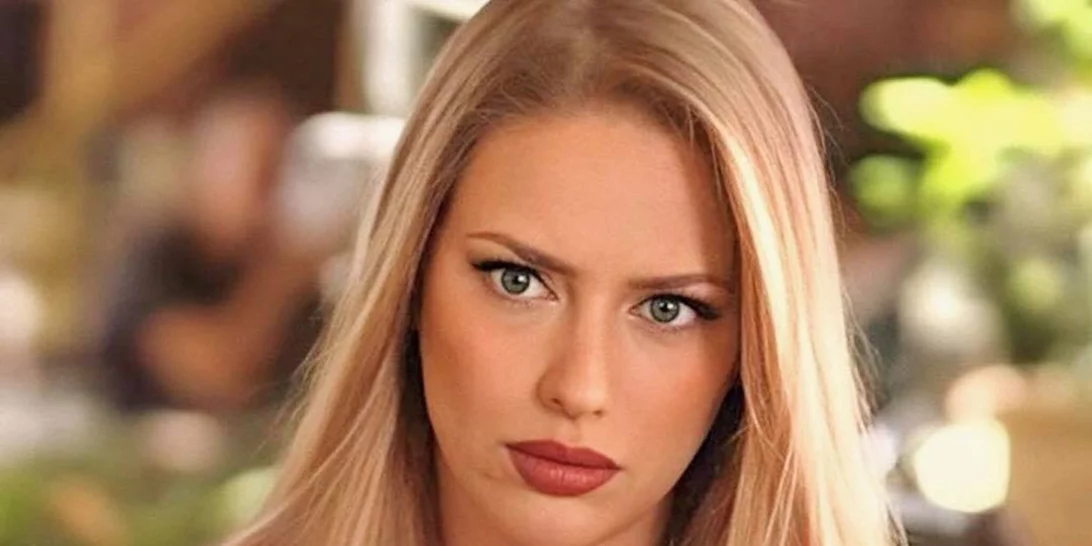 Η Ντόρα Μακρυγιάννη κούρεψε και έβαψε τα μαλλιά της | Το μακρύ καρέ και το νέο της χρώμα