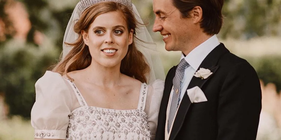 Ο Edoardo Mapelli Mozzi και η πριγκίπισσα Βεατρίκη μοιράζονται δύο νέες φωτογραφίες από τον γάμο τους