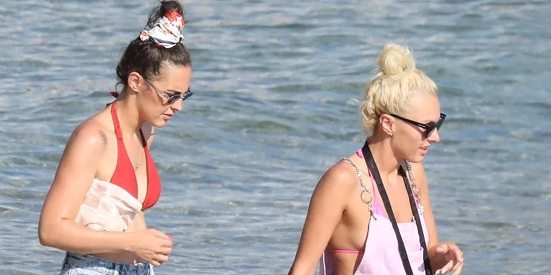 Τάμτα | Στη θάλασσα με την κόρη της και τον Πάρη Κασιδόκωστα - Η απίστευτη ομοιότητα με την Άννυ