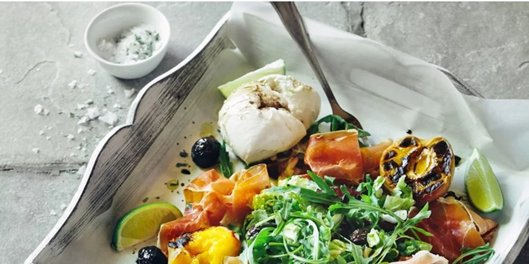 Σαλάτα με προσούτο και σπιτική μαγιονέζα