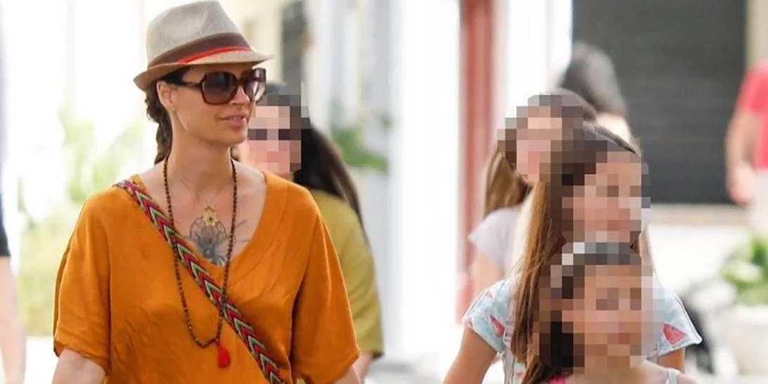 Άννα Δημητρίεβιτς | Η βόλτα στο κέντρο της πόλης μαζί με τις κόρες της