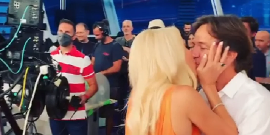 Kisses | Αυτή τη στιγμή ξεχώρισε από τη σημερινή τελευταία της εκπομπή η Ελένη Μενεγάκη