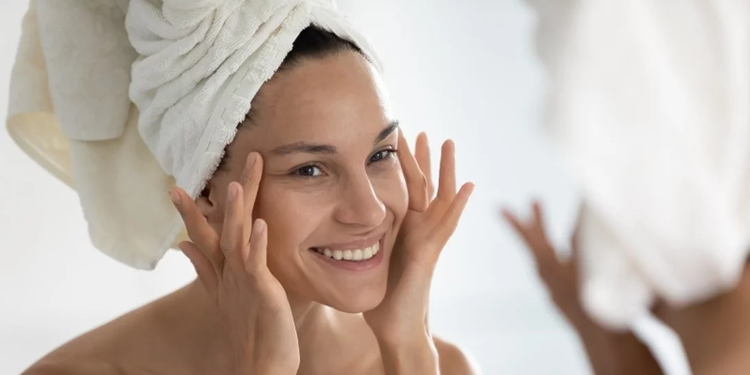 Ξηρή επιδερμίδα | 5 makeup και skincare συστατικά που πρέπει να αποφεύγεις