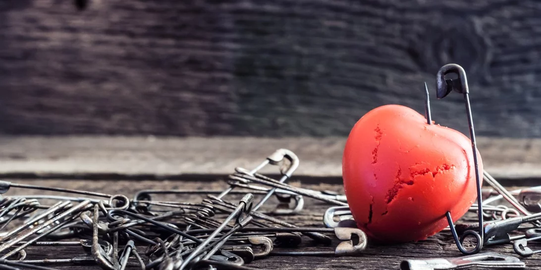 Ανάλυσέ το | Το τραύμα που σε κάνει να προσπαθείς για να κερδίσεις την αγάπη