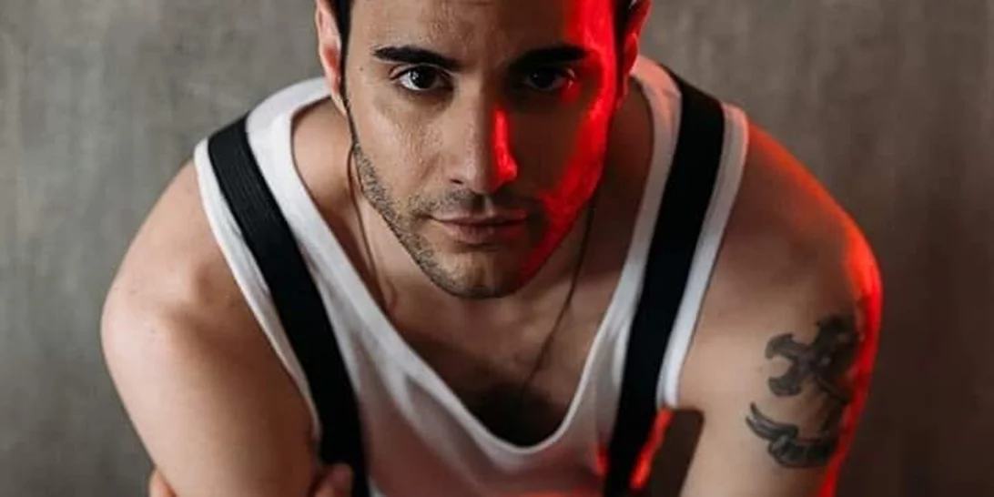 Ίαν Στρατής | «Είμαι σε σχέση με ένα κορίτσι που είναι από το χώρο»