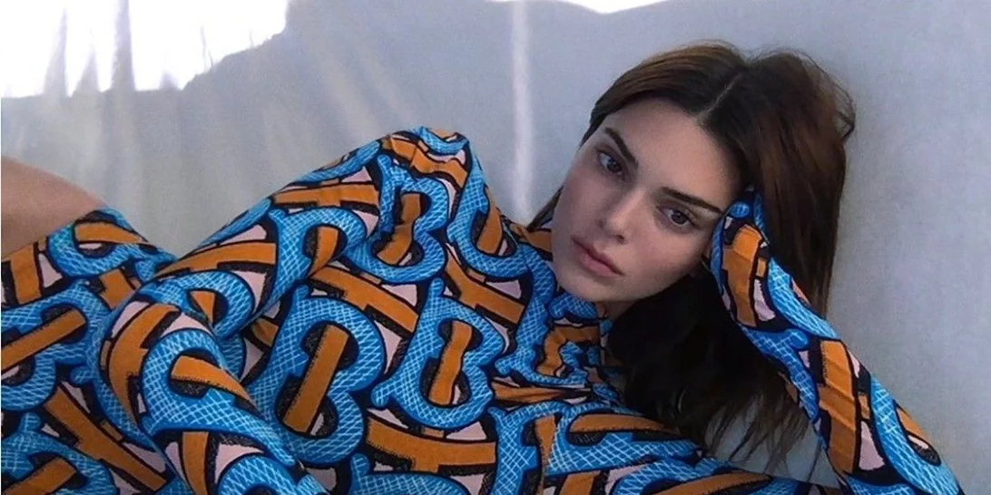 H Kendall Jenner φωτογραφήθηκε μόνη της για τη νέα καμπάνια του οίκου Burberry
