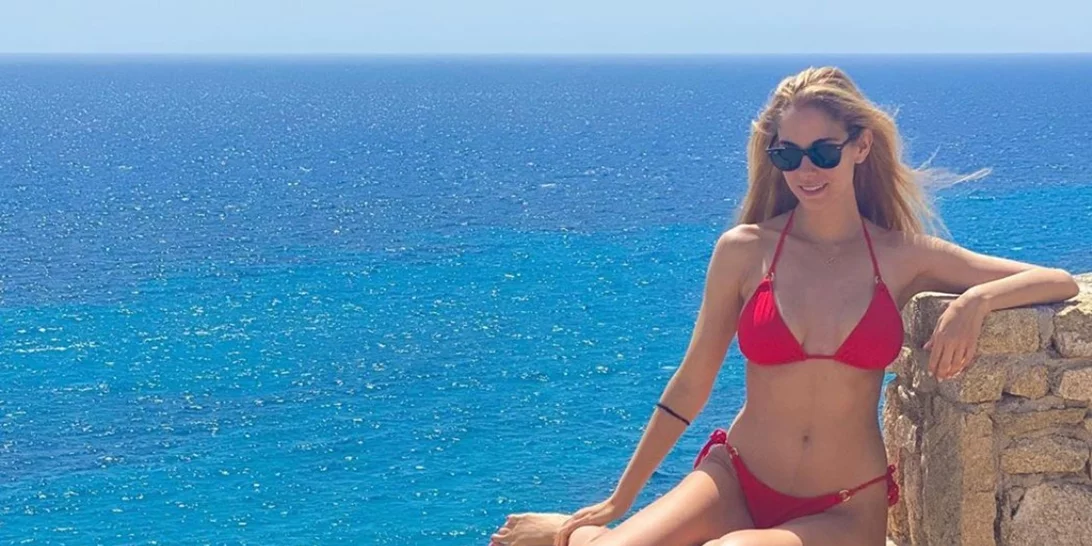 Η Δούκισσα Νομικού έχει αδυναμία στα μαγιό και αυτό βγαίνει προς τα έξω