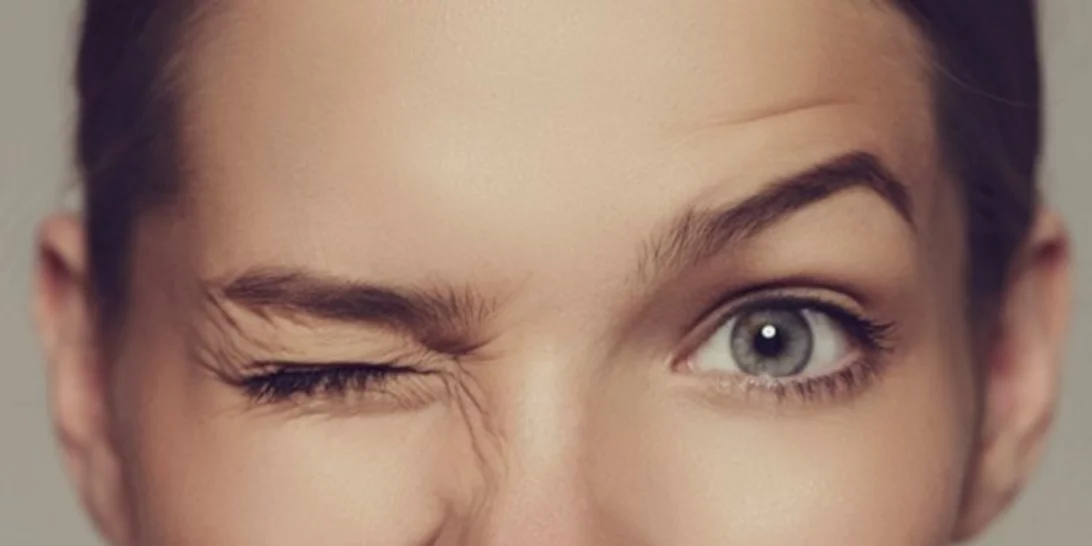 Οίδημα στα μάτια, ρυτίδες, μαύροι κύκλοι | Έτσι θα τα αντιμετωπίσεις