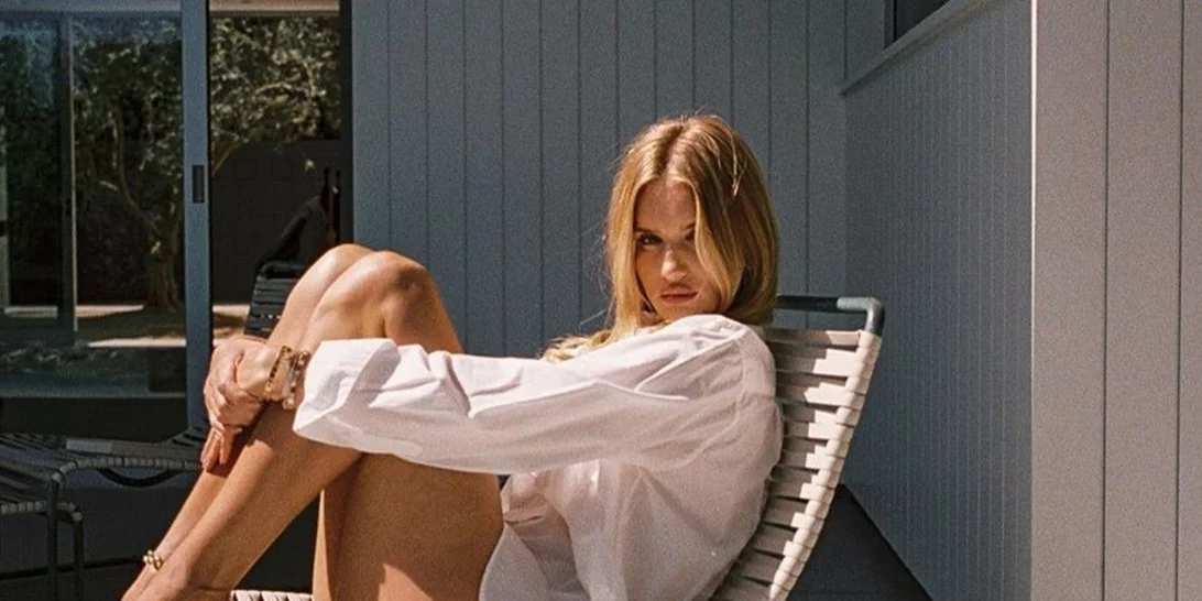 Θες να κάνεις μίνιμαλ ντύσιμο; Τα styling tips της Rosie Huntington-Whiteley θα απογειώσουν το στιλ σου